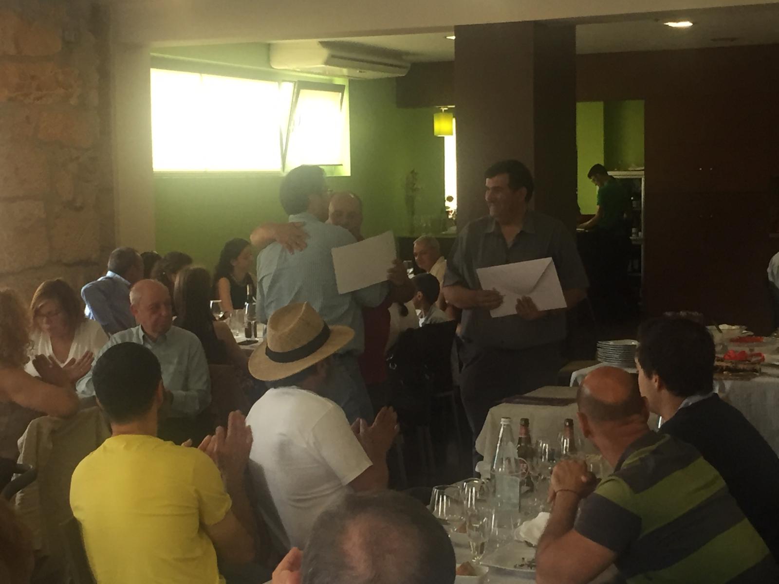 imagen mago Fernando Moreno entrega diploma chaves 2019